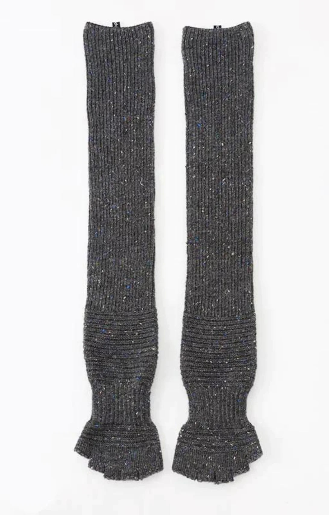MIDDLE GREY